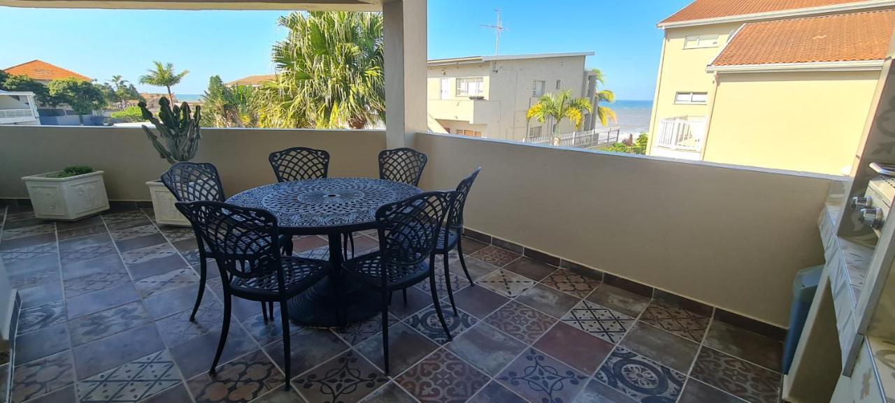 Aride 4 Awesome View Of Uvongo Main Swimming Beach From Communal Braai Area Daire Margate Dış mekan fotoğraf